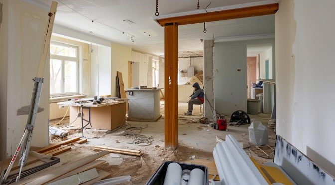 Comment éviter les mauvaises surprises lors de la rénovation après achat ?